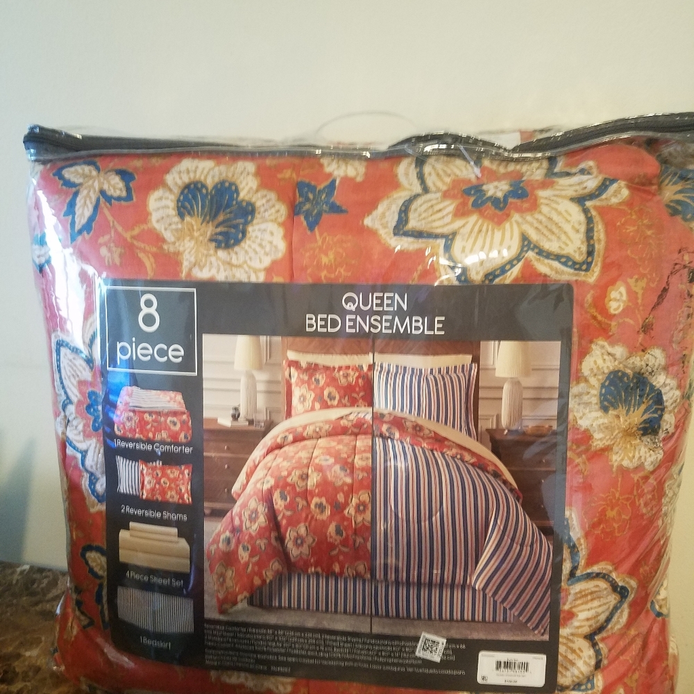 FAIRFIELD SQUARE COLLECTION